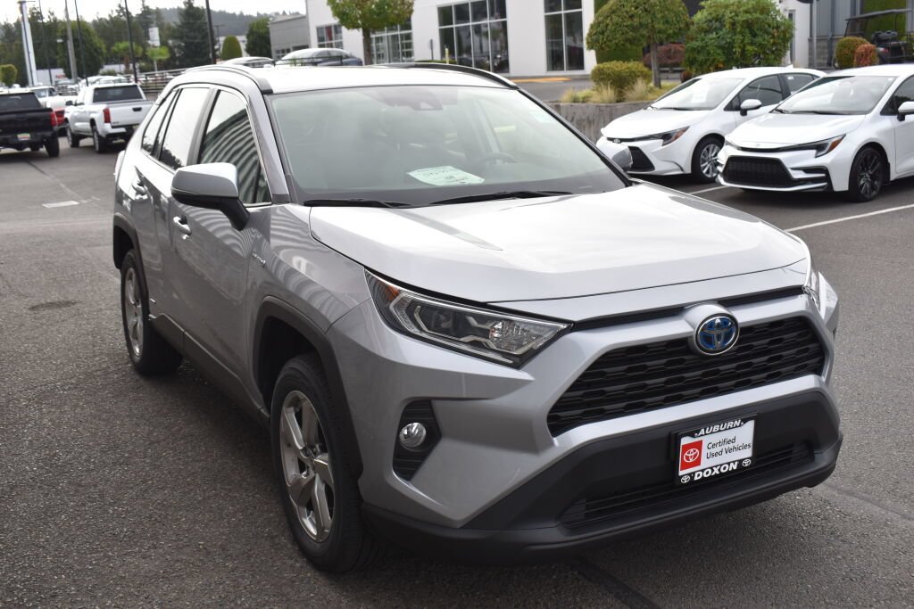 Certified 2021 Toyota RAV4 XLE Premium AWD/4WD image 3