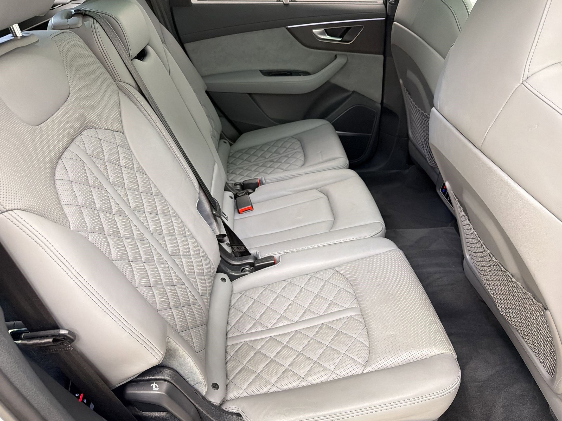 Used 2023 Audi SQ7 Prestige image 28