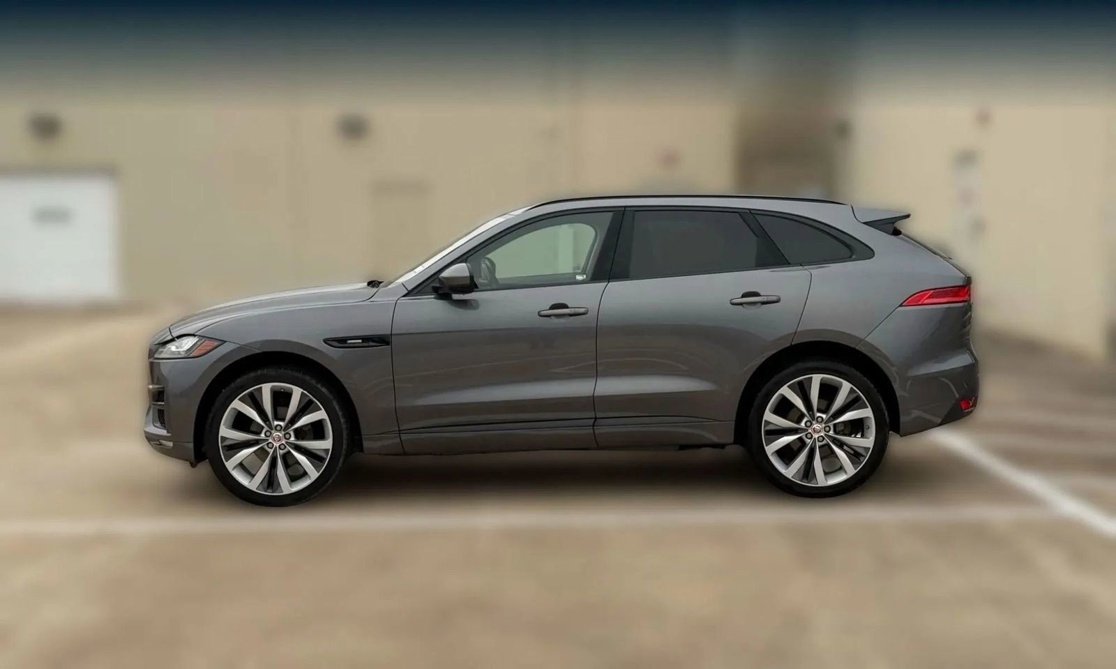 Used 2018 Jaguar F-PACE R-Sport image 5