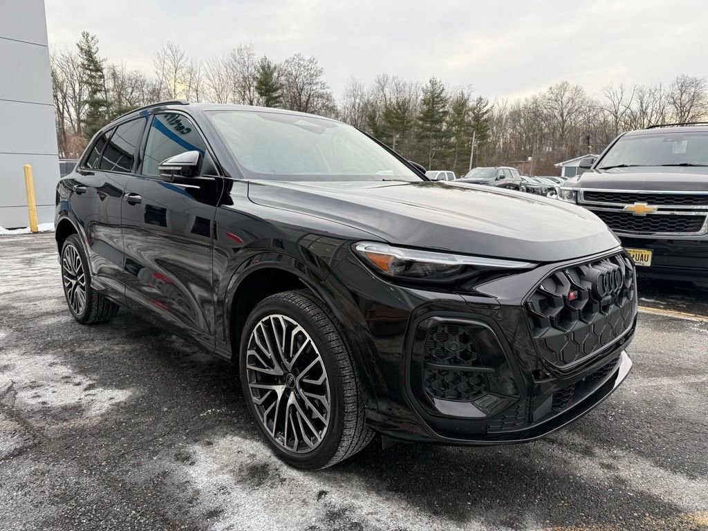 Used 2025 Audi SQ5 Premium Plus w/ Premium Plus Package image 6