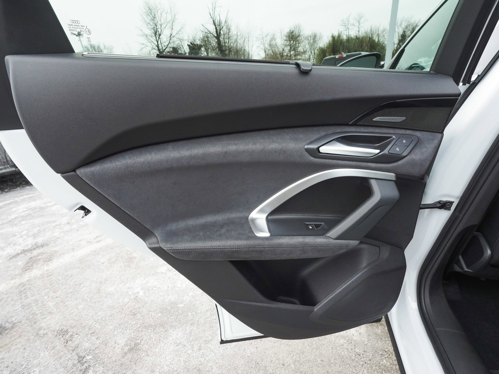 Used 2025 Audi SQ5 Premium Plus w/ Premium Plus Package image 11