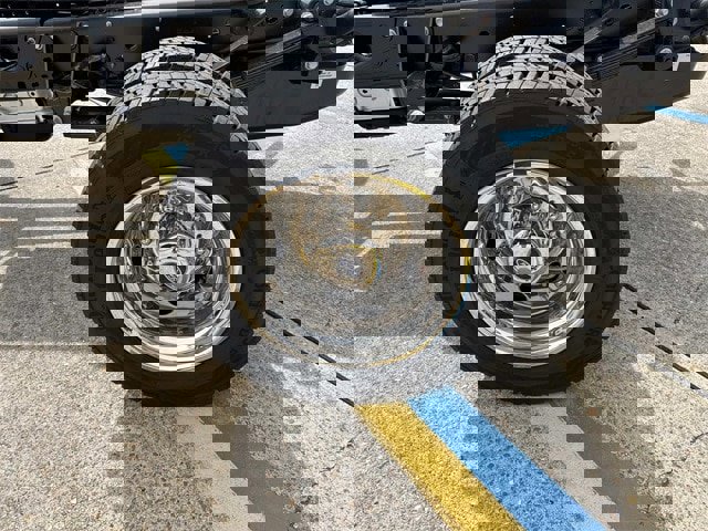 New 2025 Ford F550 4x4 SuperCab Super Duty image 4