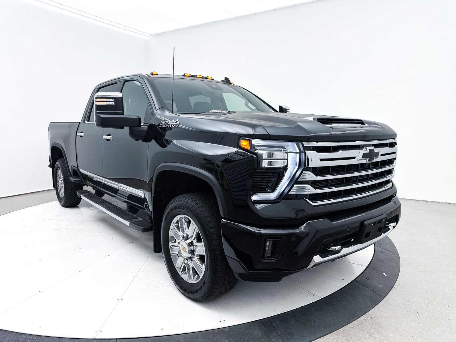 Used 2024 Chevrolet Silverado 2500 High Country w/ High Country Premium Package image 22