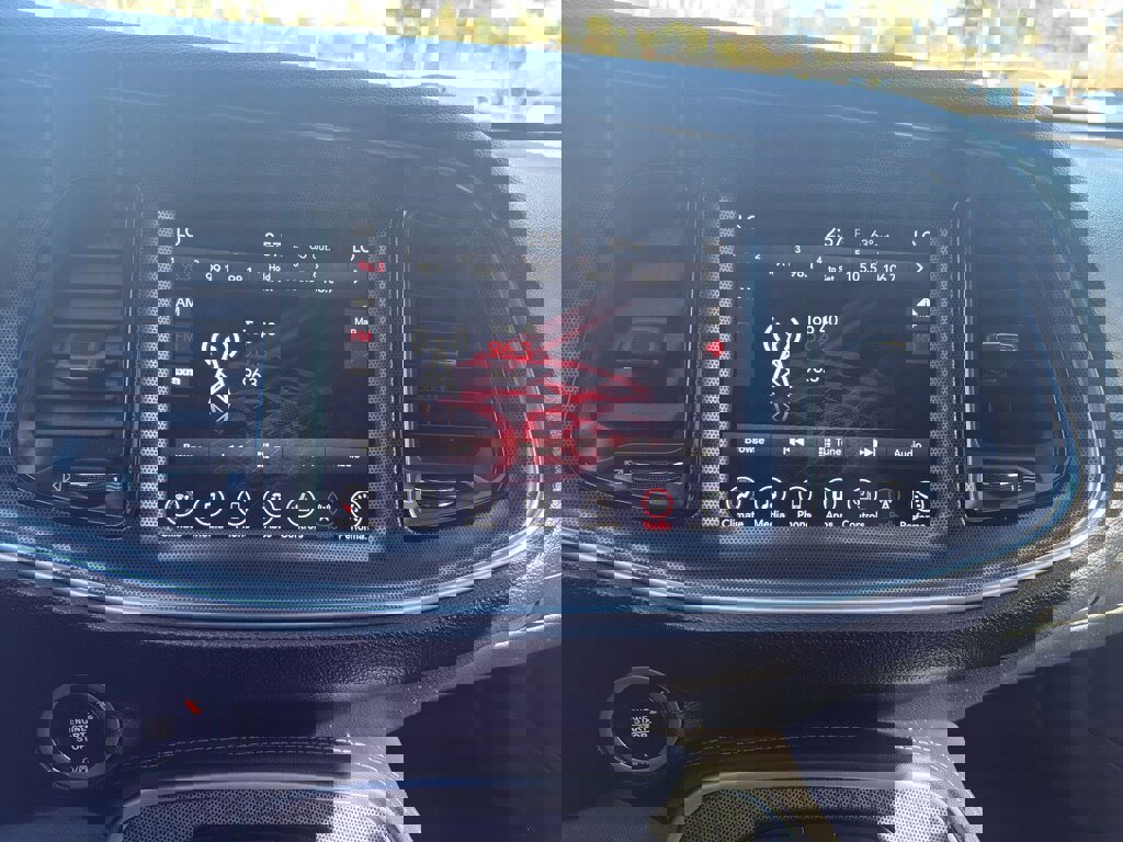 Used 2017 Dodge Challenger R/T Scat Pack w/ Leather Interior Group image 12