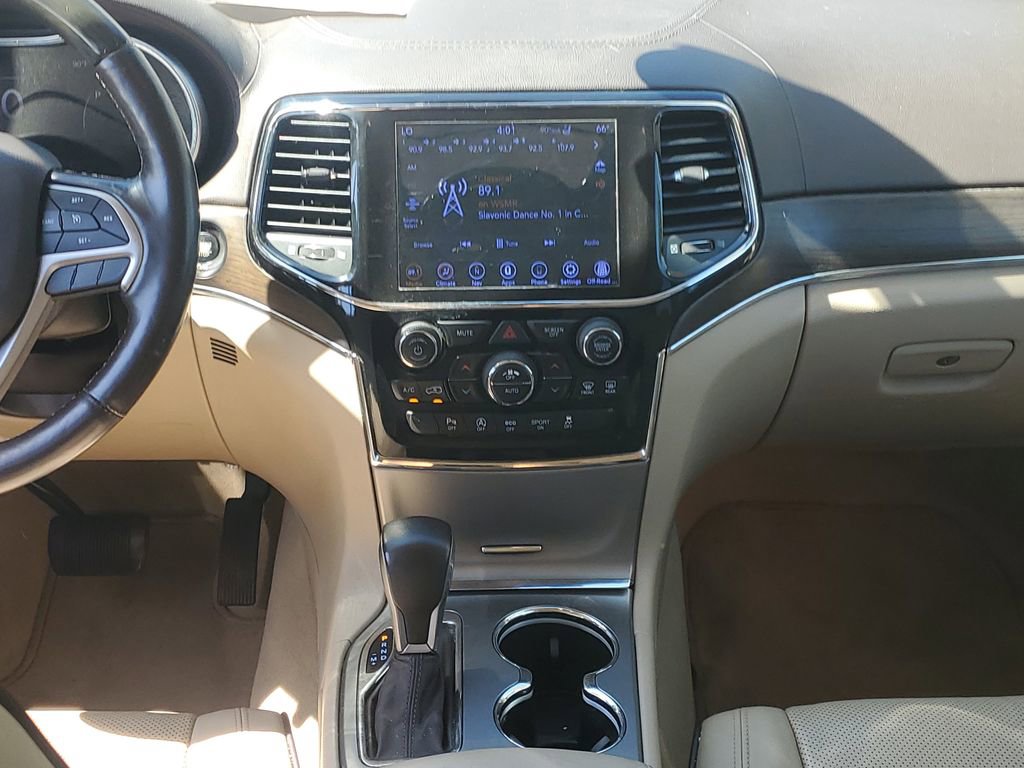 Used 2020 Jeep Grand Cherokee Overland AWD/4WD image 18