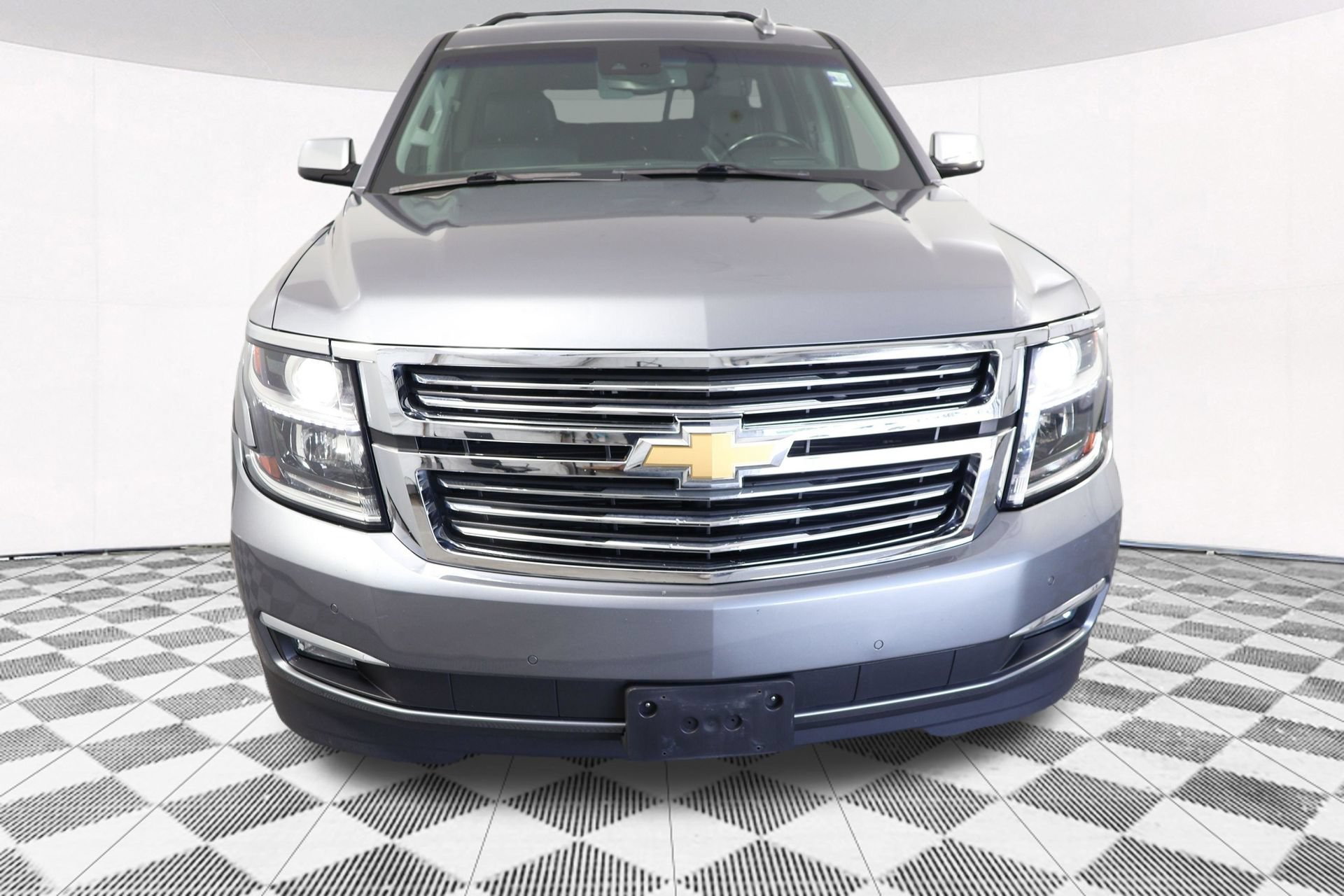 Used 2018 Chevrolet Suburban Premier AWD/4WD image 42