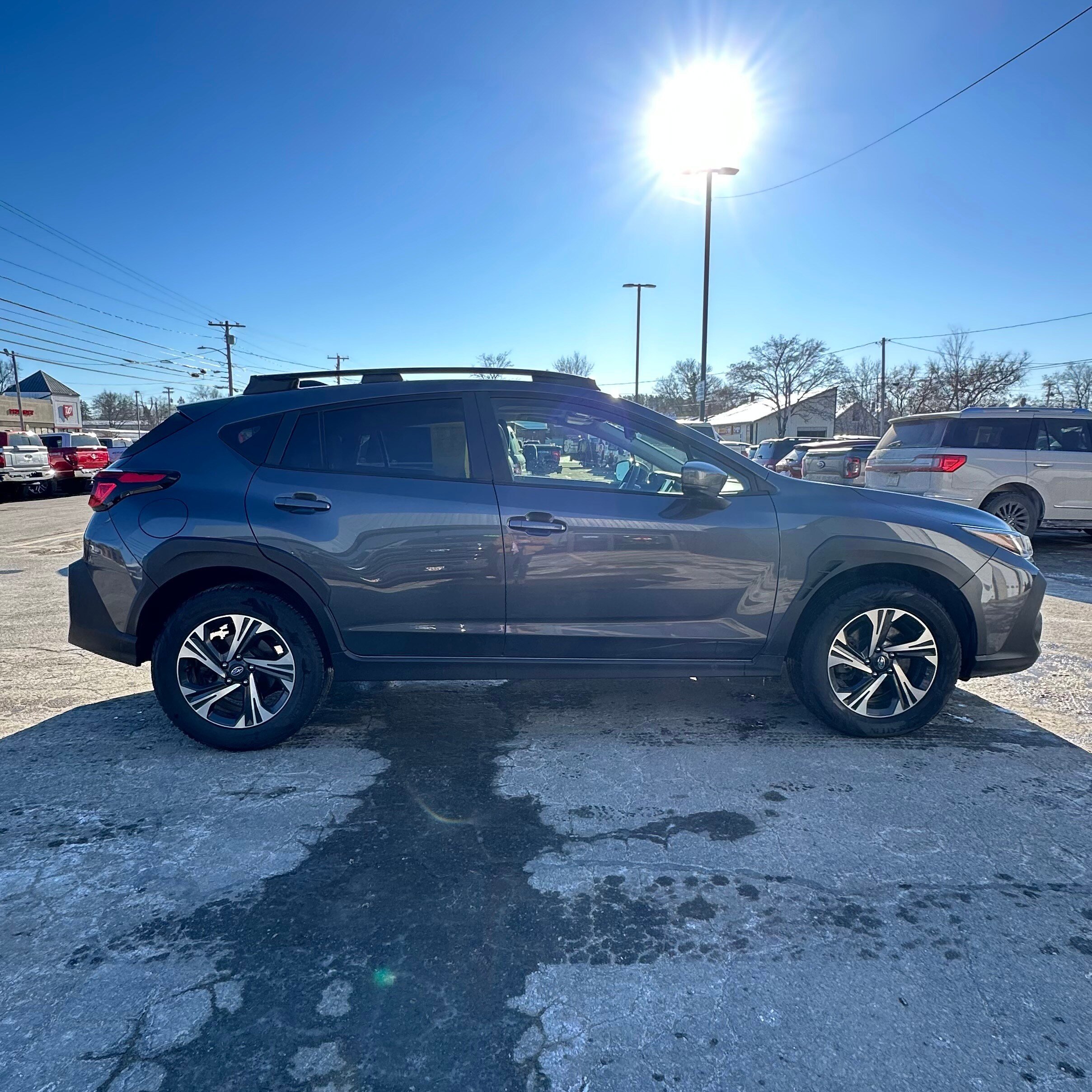 Used 2024 Subaru Crosstrek 2.0i Premium AWD/4WD image 2
