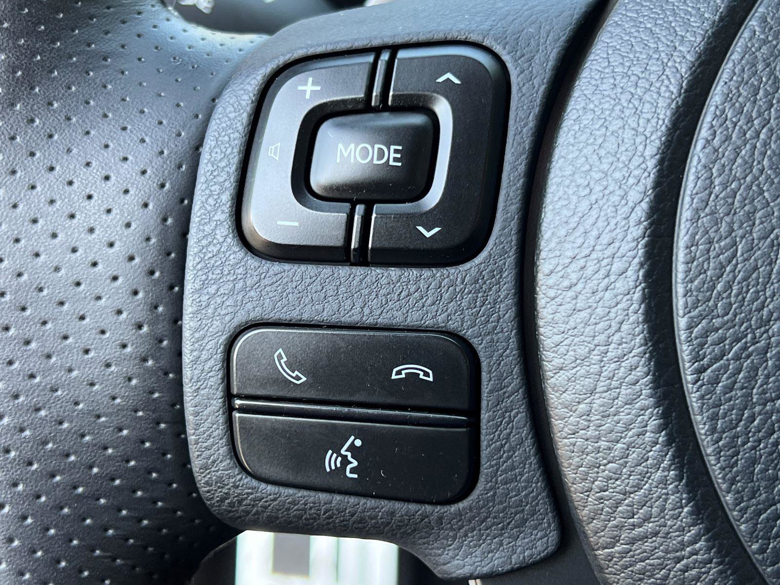 Used 2023 Lexus IS 350 F Sport w/ Navigation Package image 25