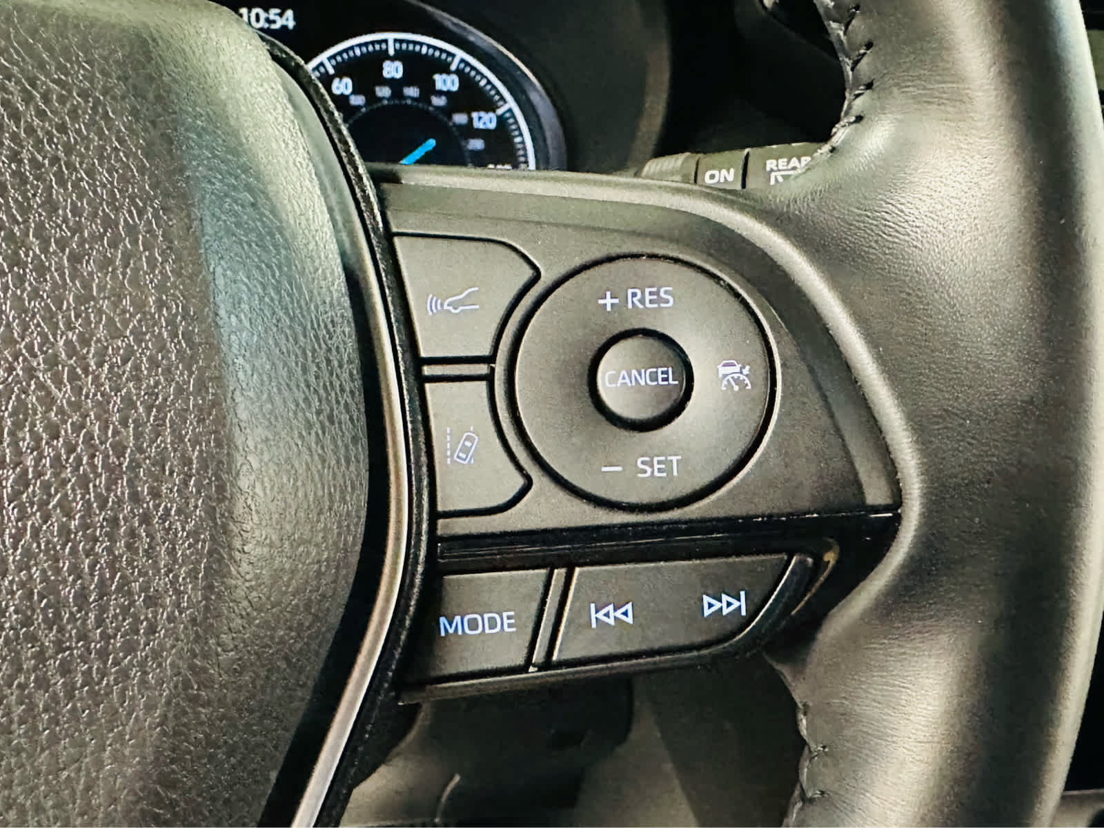 Certified 2022 Toyota Venza XLE AWD/4WD image 17