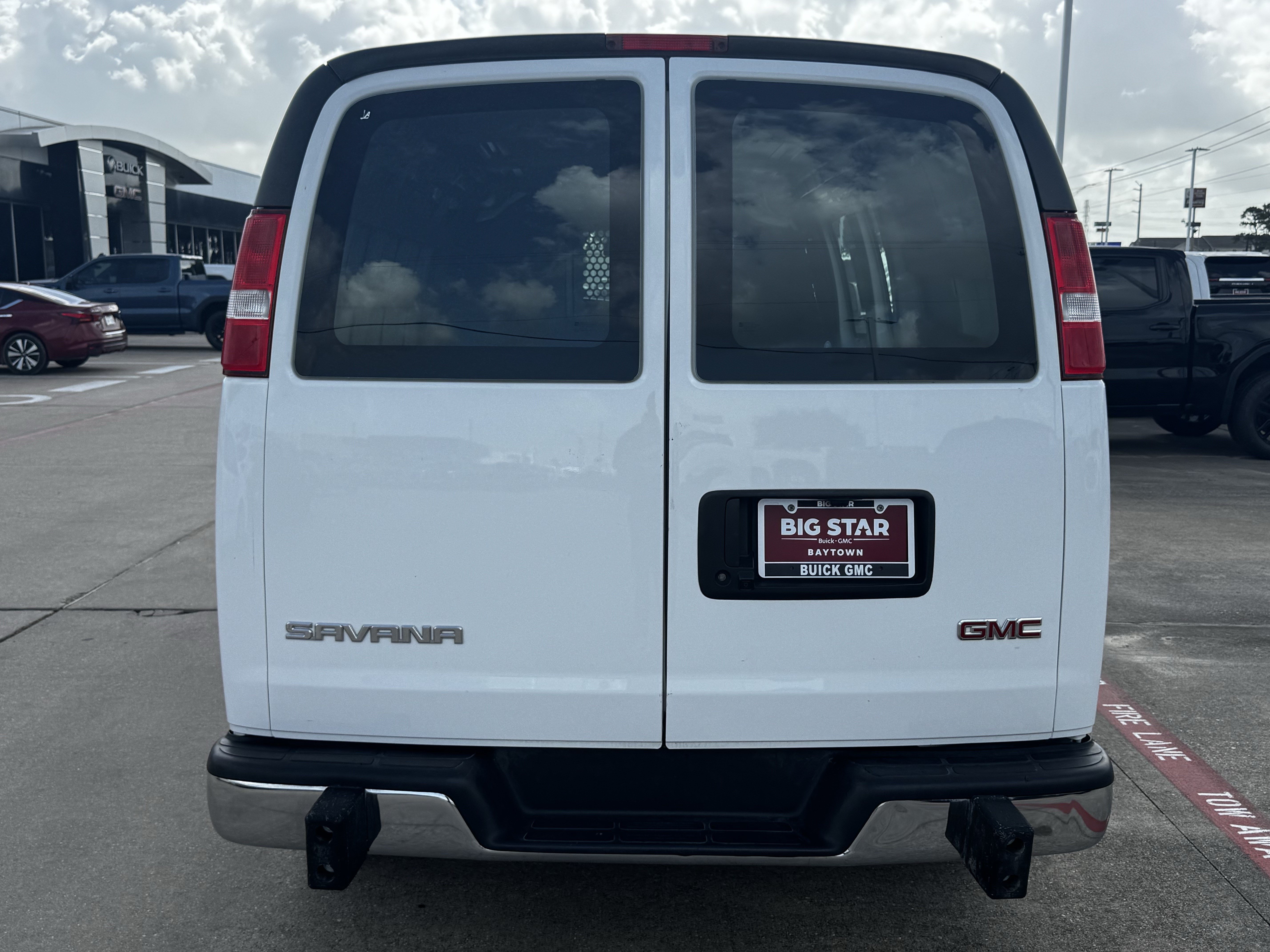Used 2024 GMC Savana 2500 w/ Driver Convenience Package RWD image 9