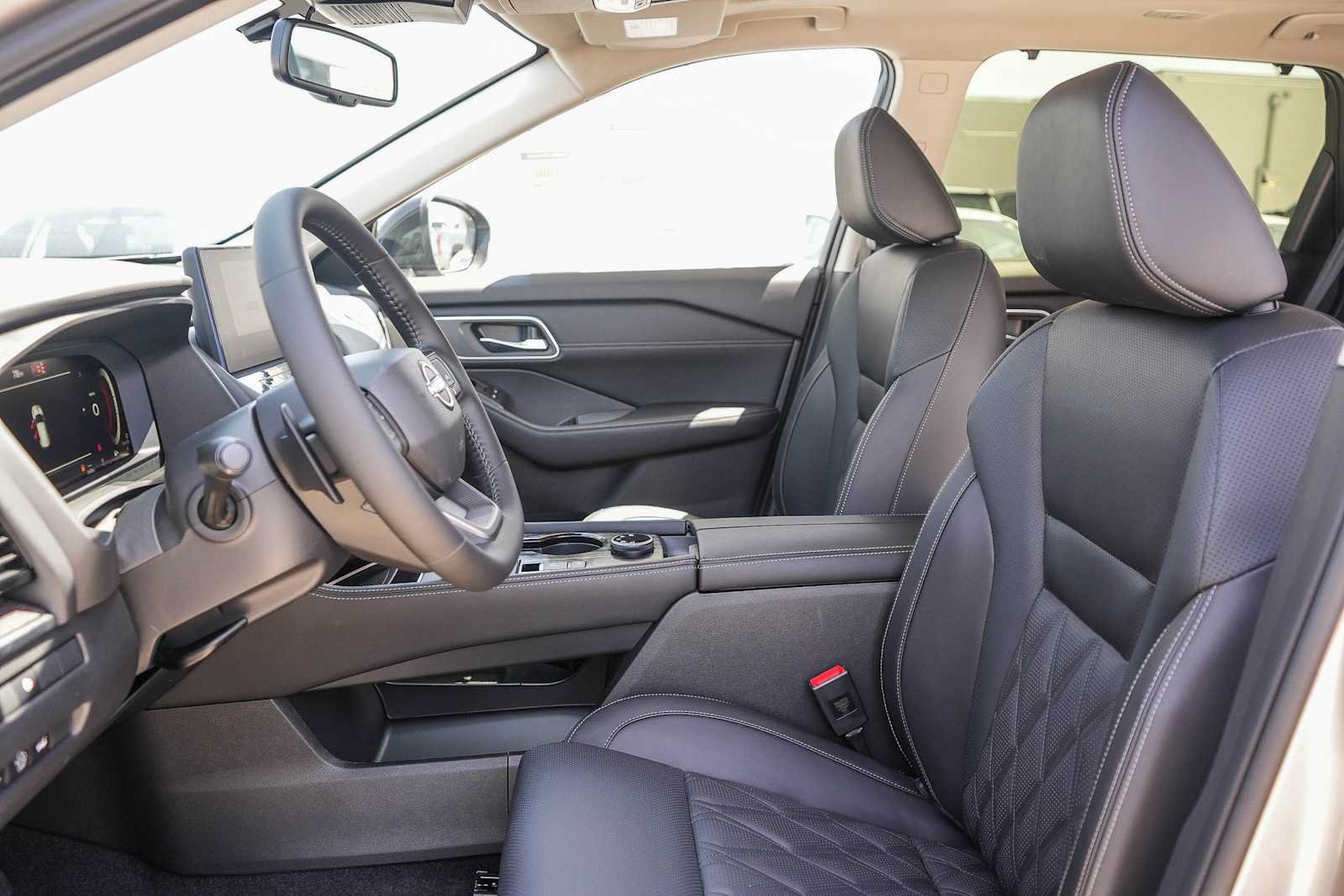 New 2026 Nissan Rogue Platinum AWD/4WD image 19