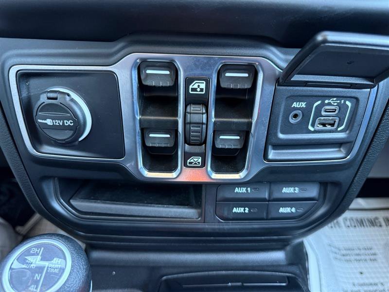 Used 2023 Jeep Wrangler Unlimited w/ Cold Weather Group AWD/4WD image 28