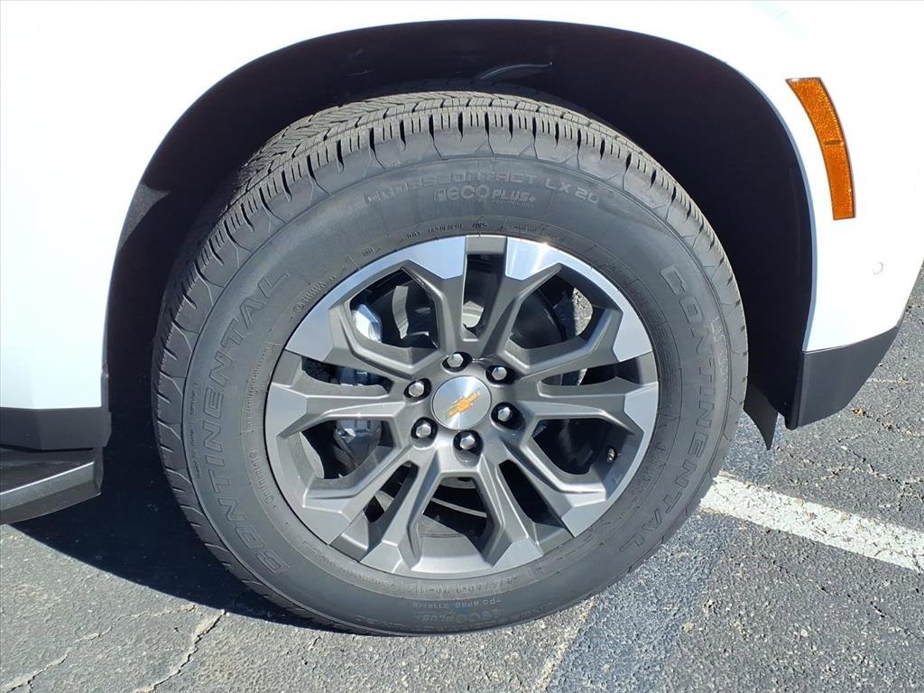 New 2026 Chevrolet Suburban LS image 6