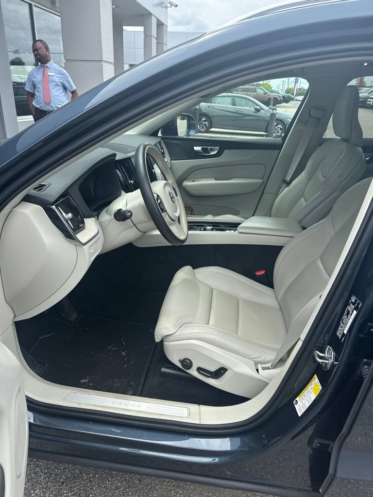 Used 2021 Volvo XC60 T5 Inscription w/ Protection Package Premier FWD image 5