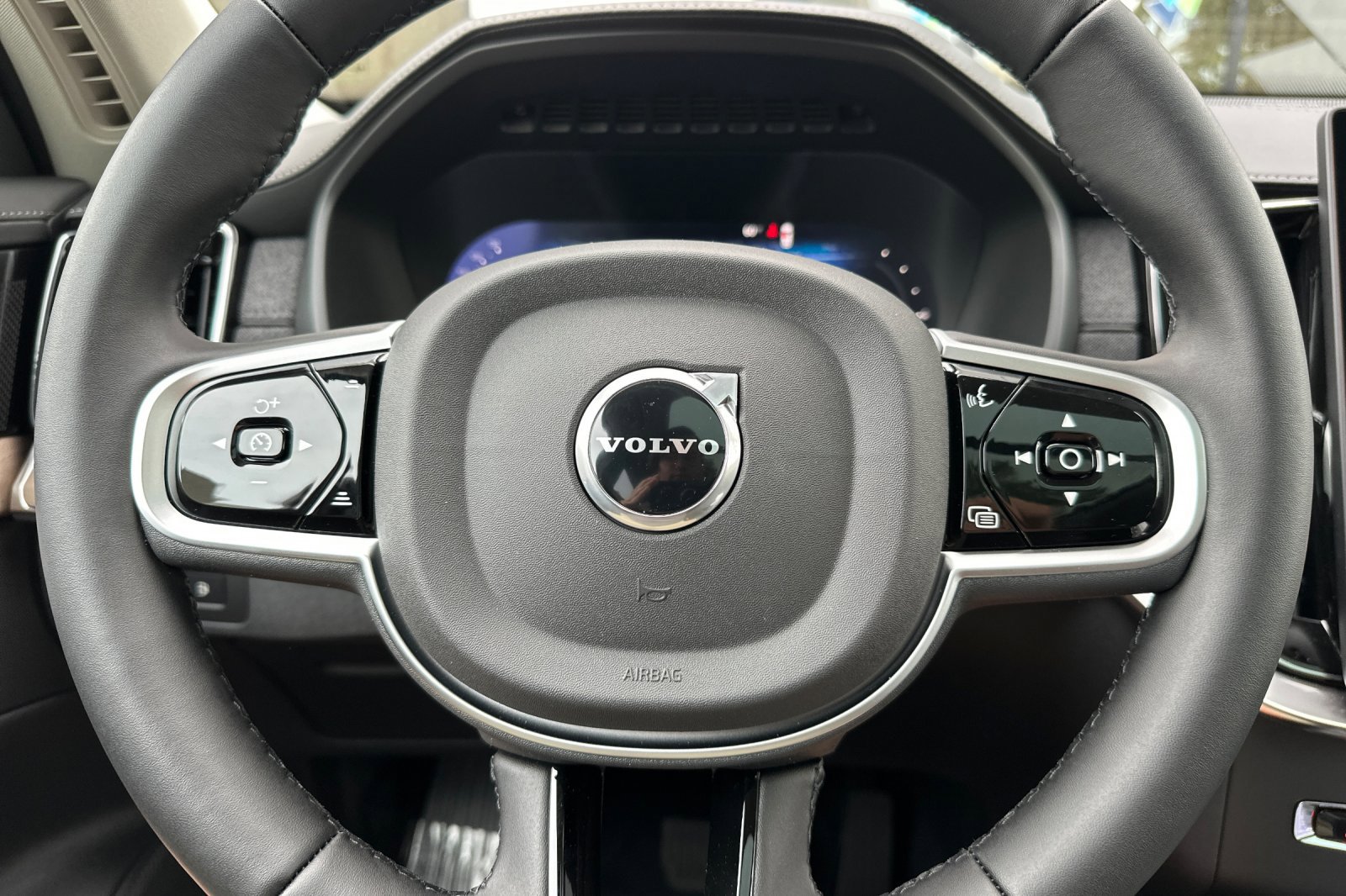 New 2026 Volvo XC90 T8 Plus w/ Protection Package AWD/4WD image 21