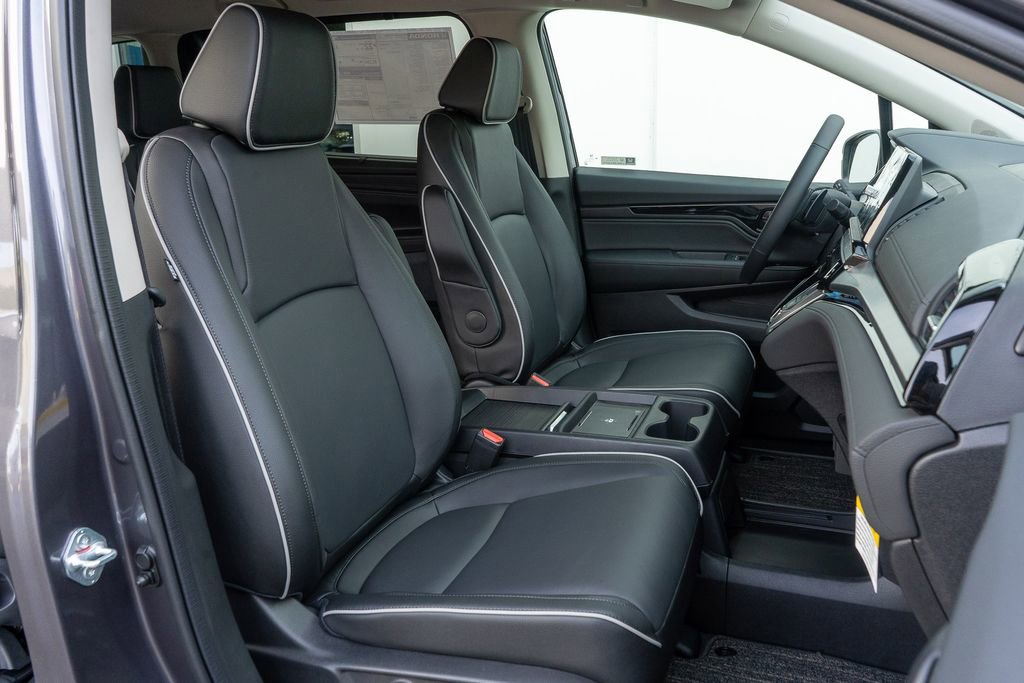 New 2026 Honda Odyssey Touring image 17