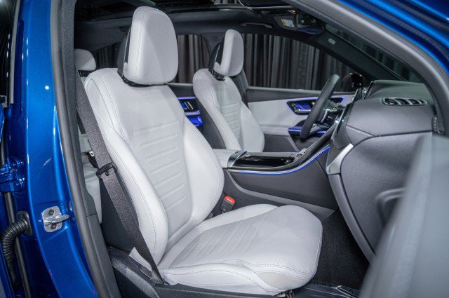 New 2026 Mercedes-Benz GLC 300 300 SUV image 12