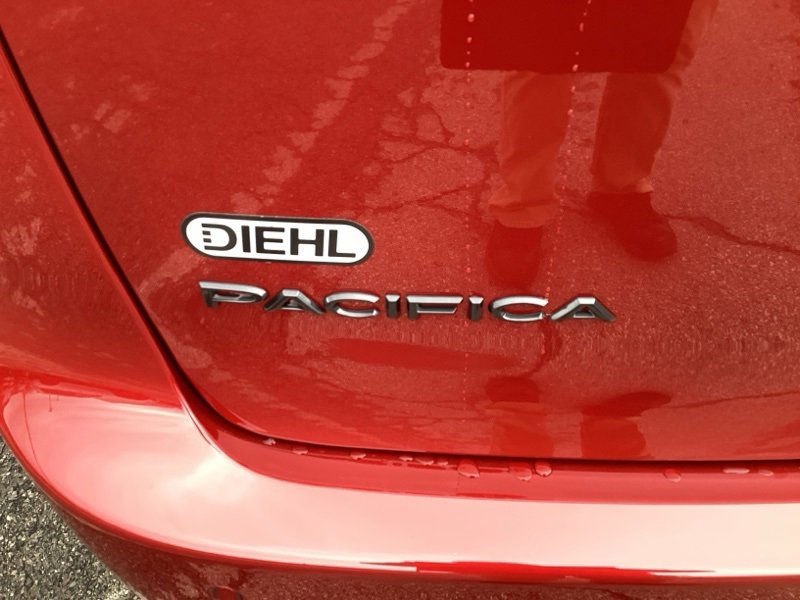 New 2026 Chrysler Pacifica Select image 11