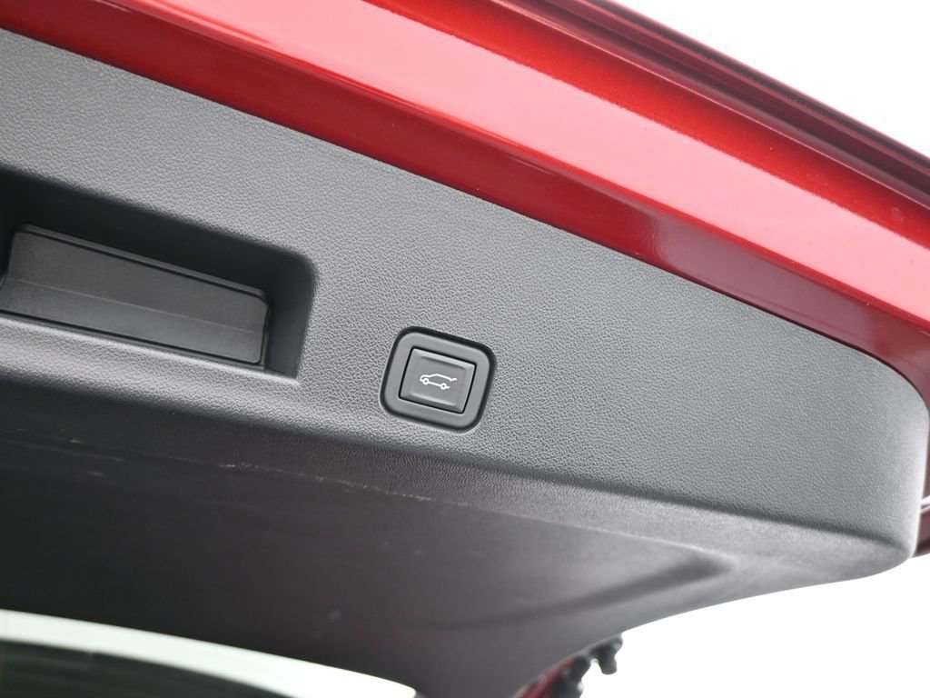 Used 2024 Chevrolet Traverse RS image 51