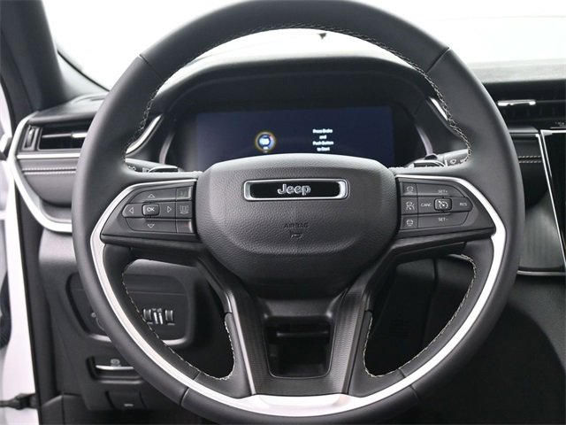 Used 2024 Jeep Grand Cherokee Laredo image 28