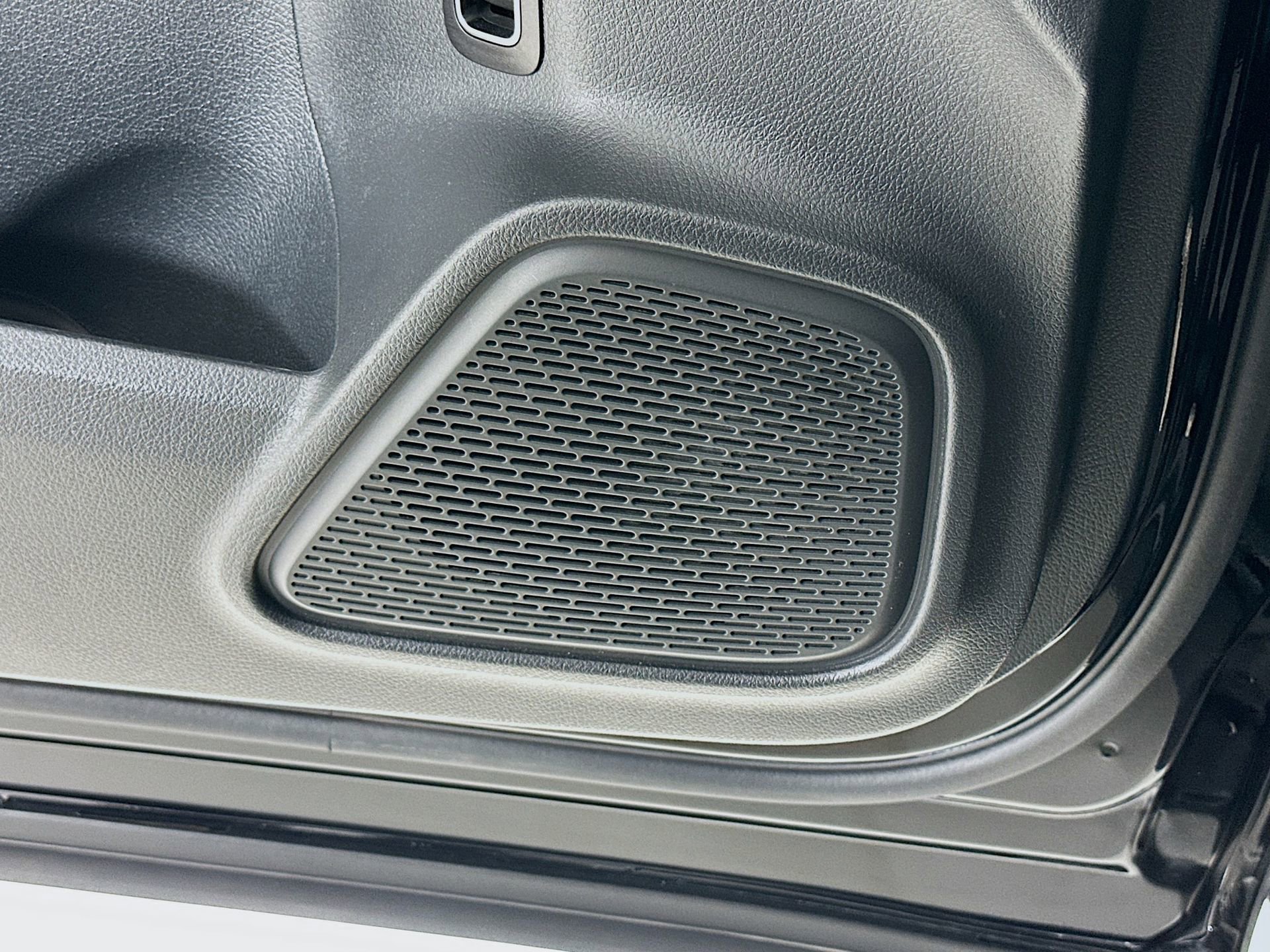 Certified 2025 Mercedes-Benz GLB 250 image 19