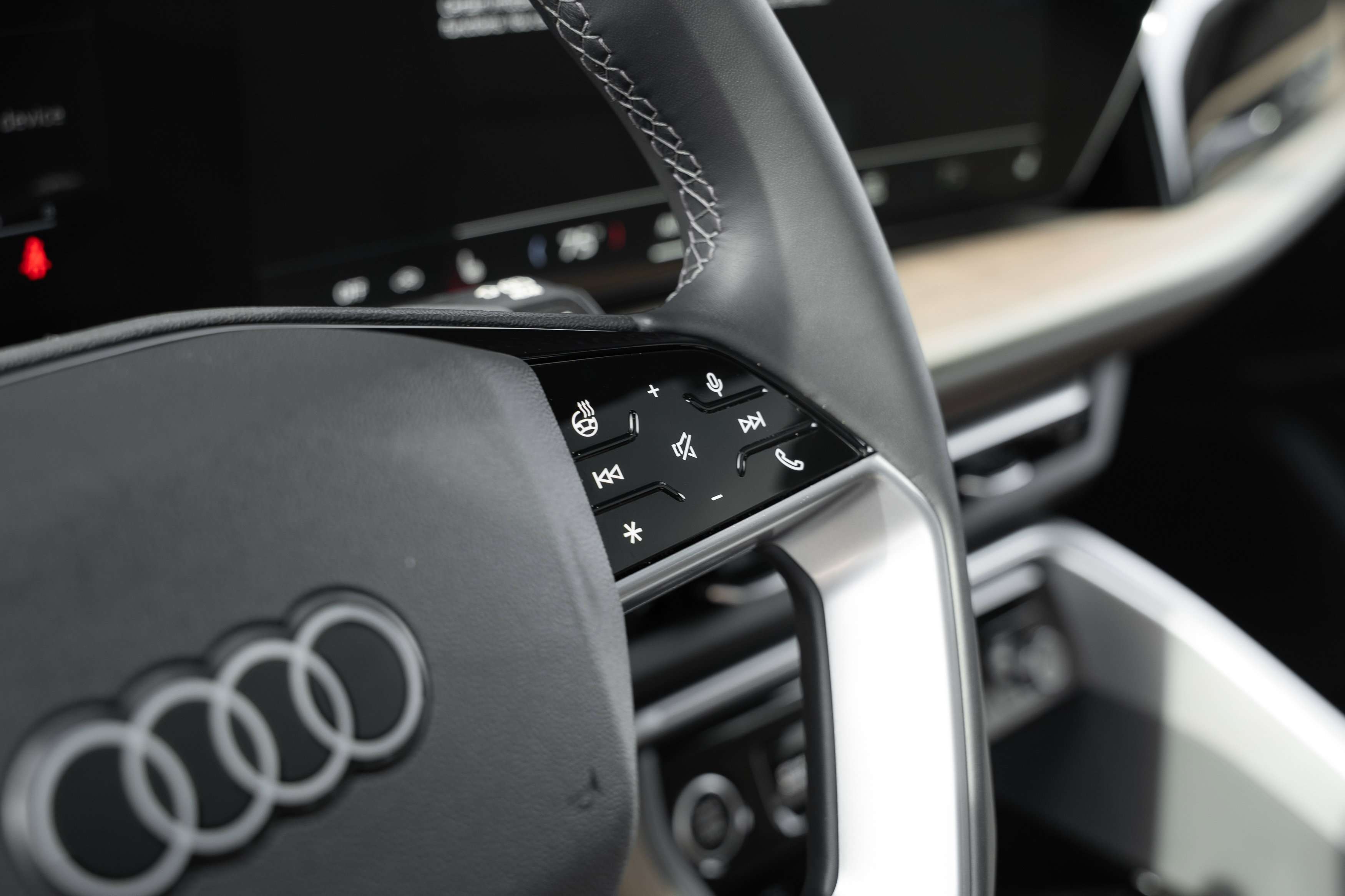 Certified 2025 Audi Q5 Premium w/ Convenience Package image 12