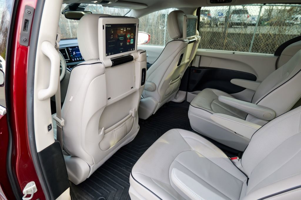 Used 2018 Chrysler Pacifica Limited w/ Advanced Safetytec Group image 25