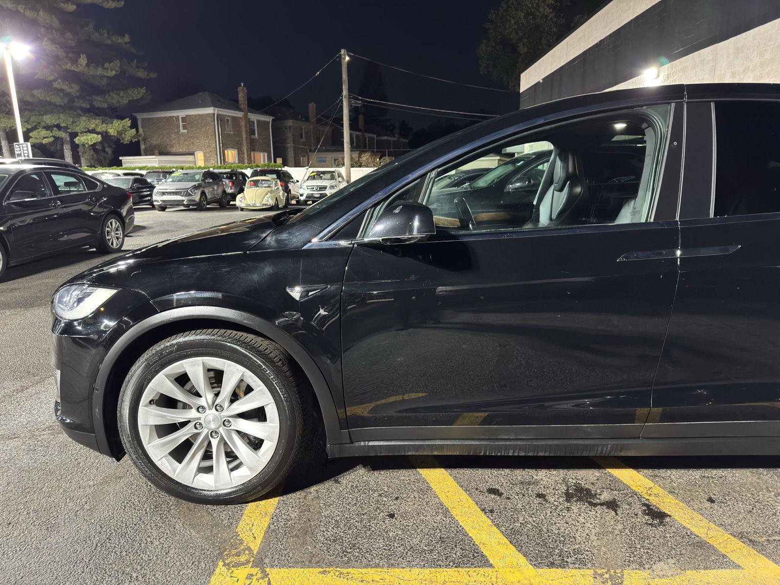 Used 2018 Tesla Model X 75D image 17