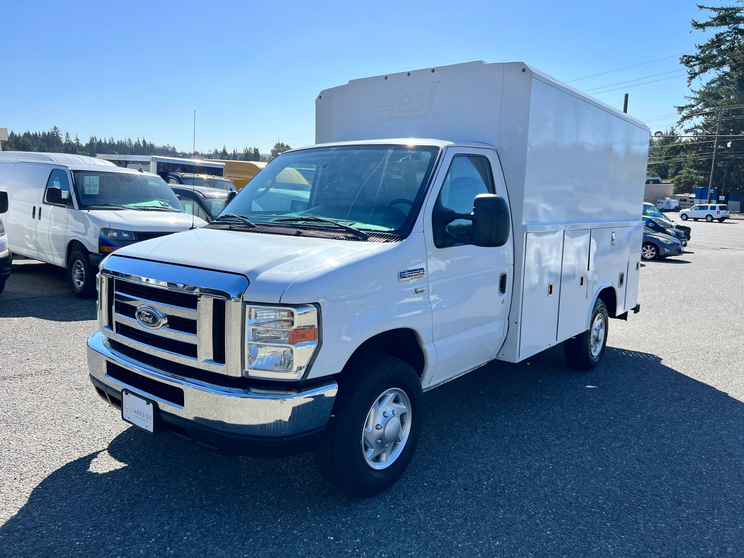 Used 2016 Ford E-350 and Econoline 350 Super Duty image 1