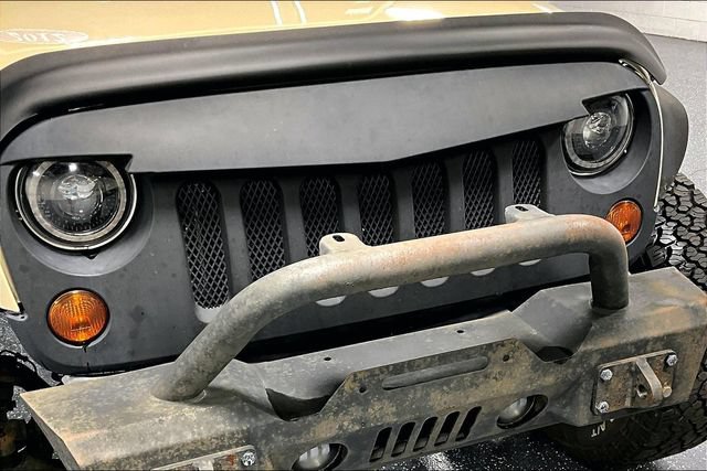 Used 2012 Jeep Wrangler Unlimited Sahara AWD/4WD image 27