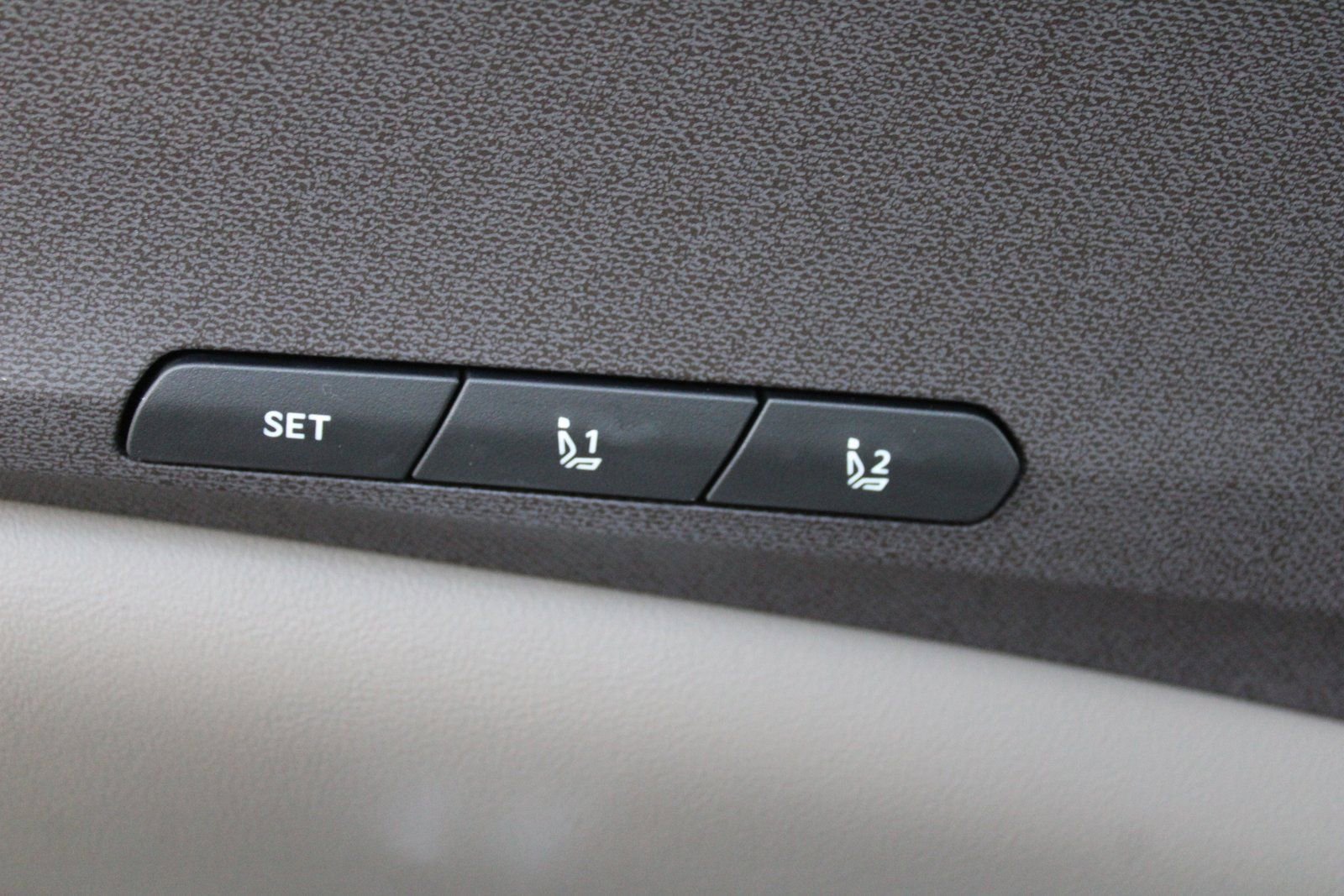 New 2026 Kia Carnival EX image 27