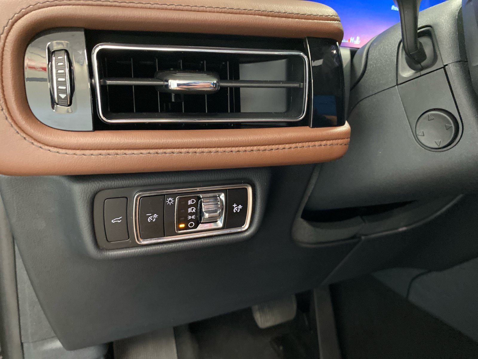 New 2026 Lincoln Aviator Reserve AWD/4WD image 17