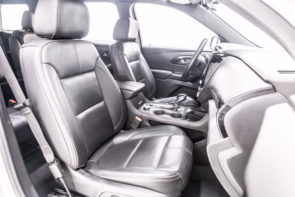 Used 2022 Chevrolet Traverse RS FWD image 32