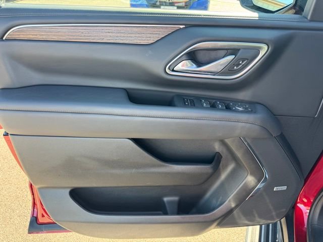 Used 2024 Chevrolet Suburban High Country w/ Advanced Technology Package image 16