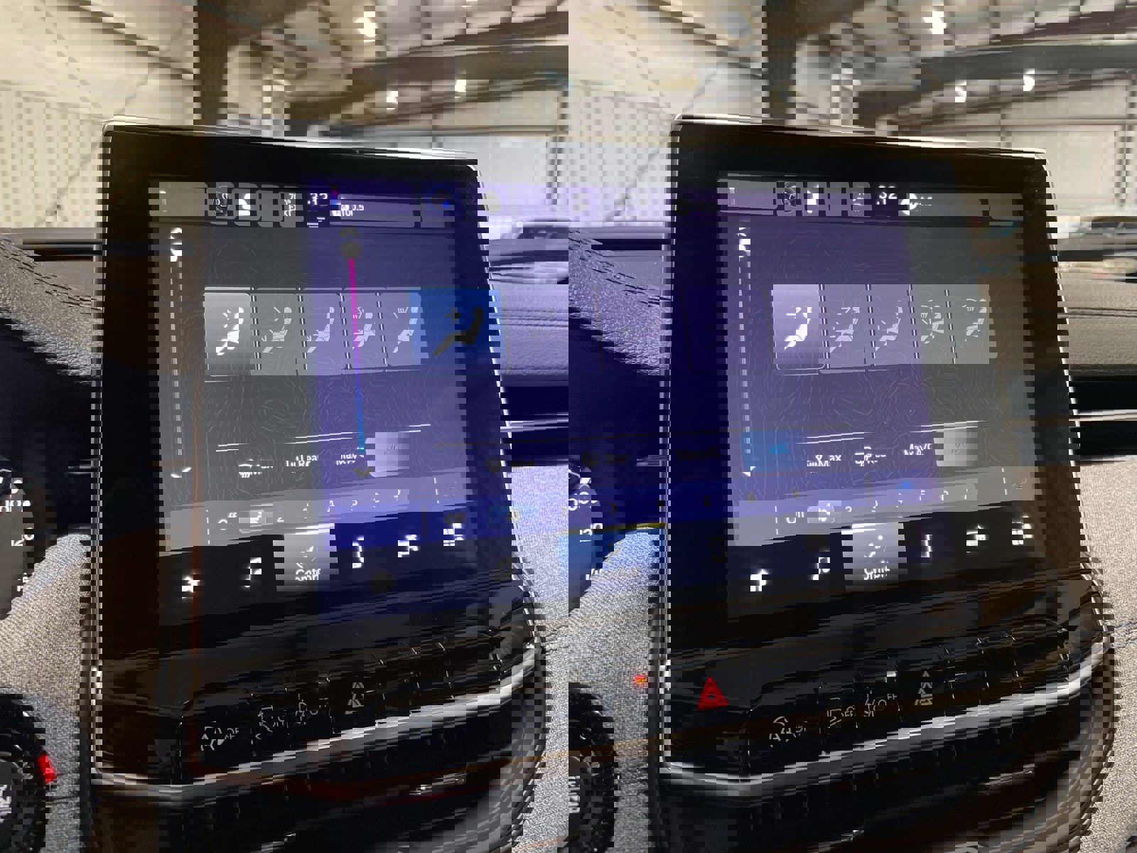 Used 2024 Jeep Compass Latitude image 17