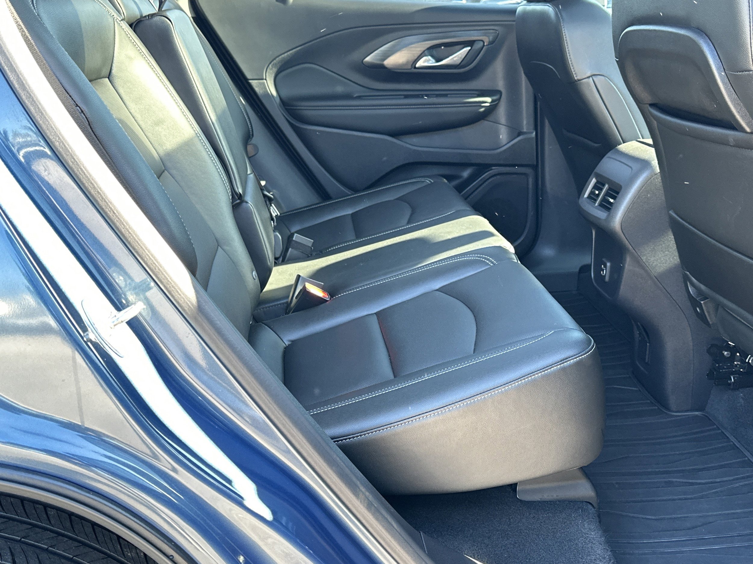 Used 2024 GMC Terrain SLT w/ Tech Package AWD/4WD image 15