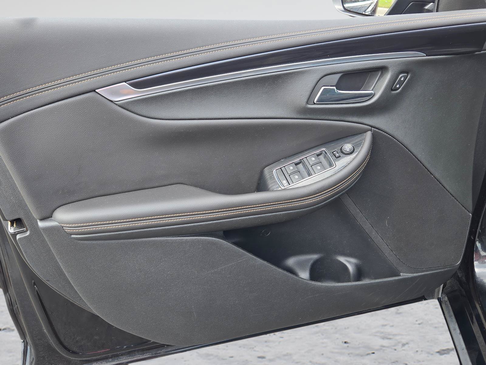 Used 2017 Chevrolet Impala LT w/ Convenience Package FWD image 19