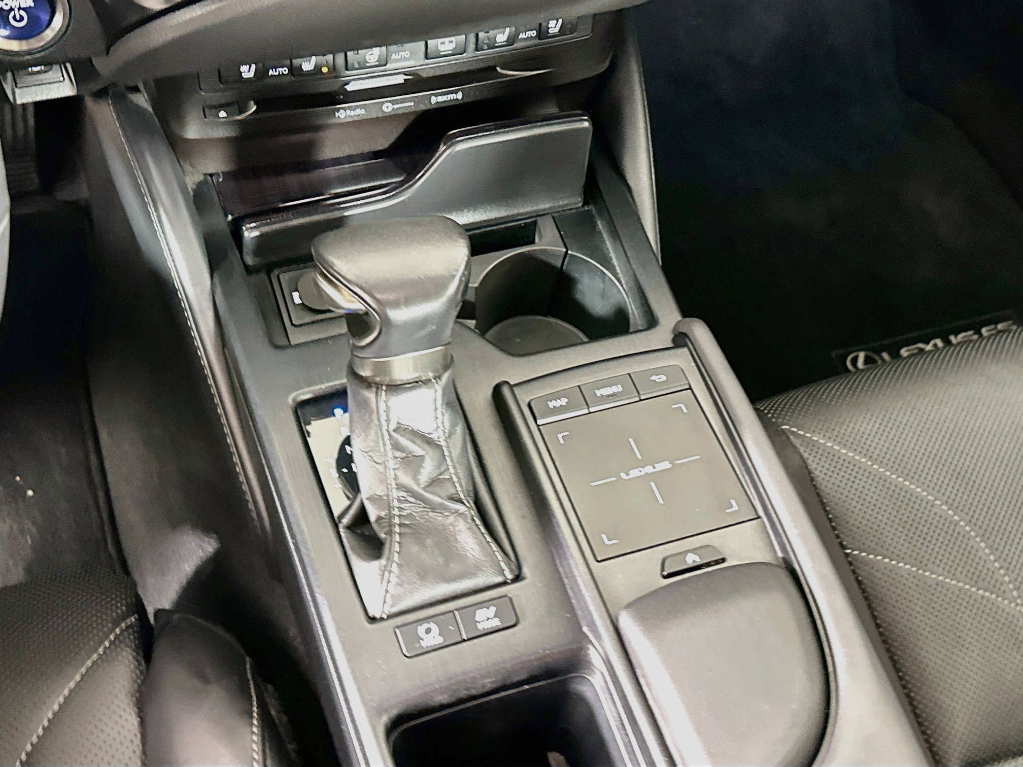 Used 2019 Lexus ES 300h w/ Accessory Package 2 FWD image 25