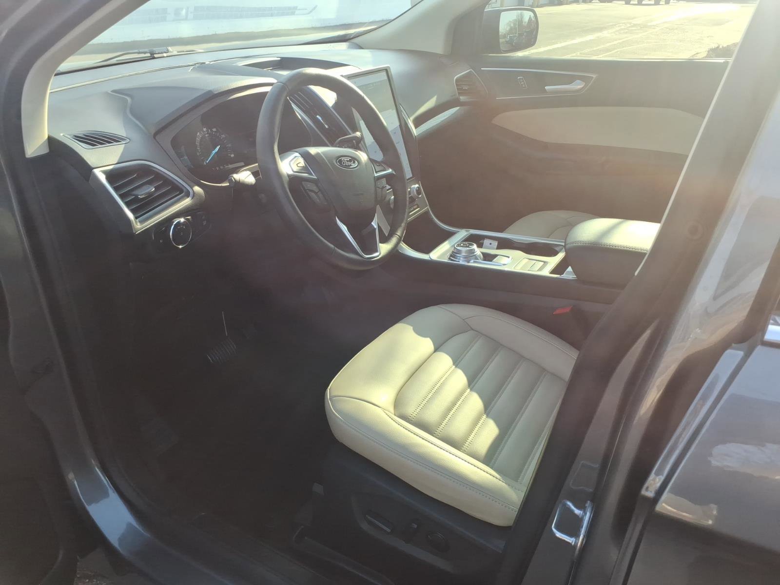 Certified 2024 Ford Edge SEL w/ Convenience Package image 12