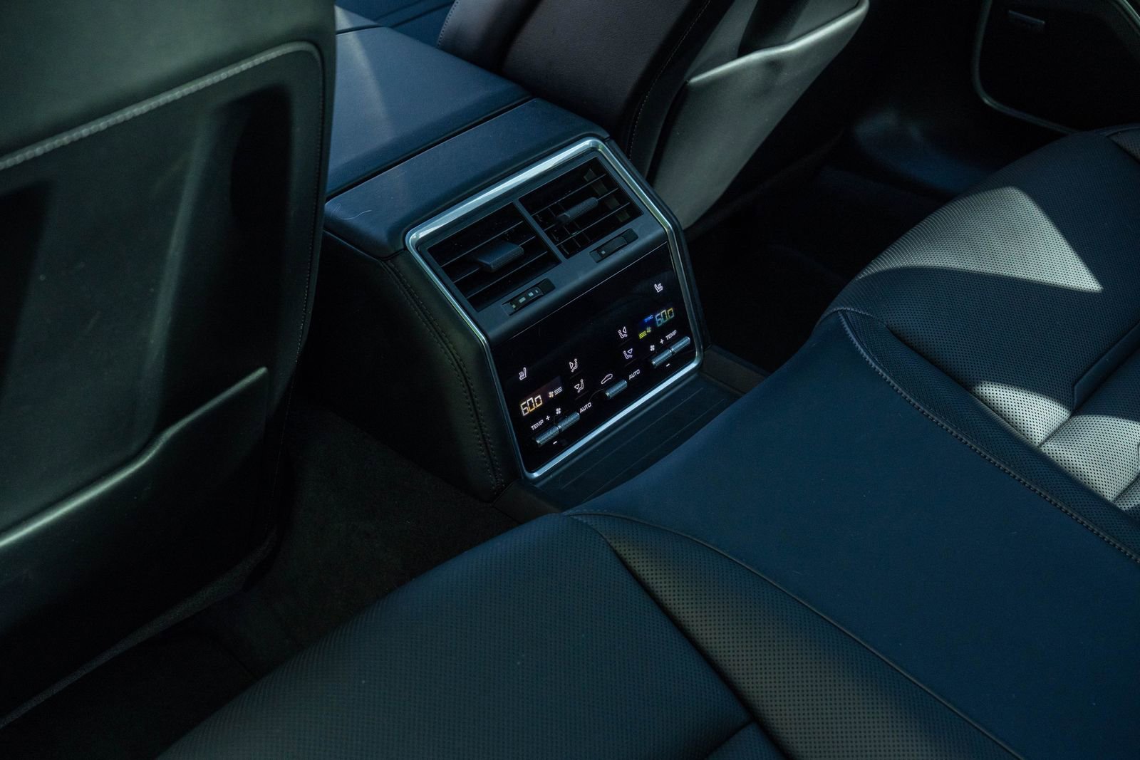 Certified 2023 Porsche Panamera 4 AWD/4WD image 34