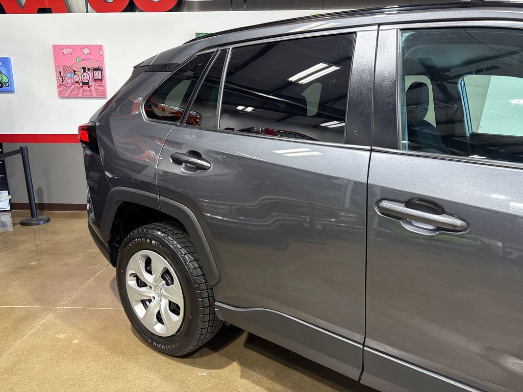 Used 2021 Toyota RAV4 LE AWD/4WD image 25