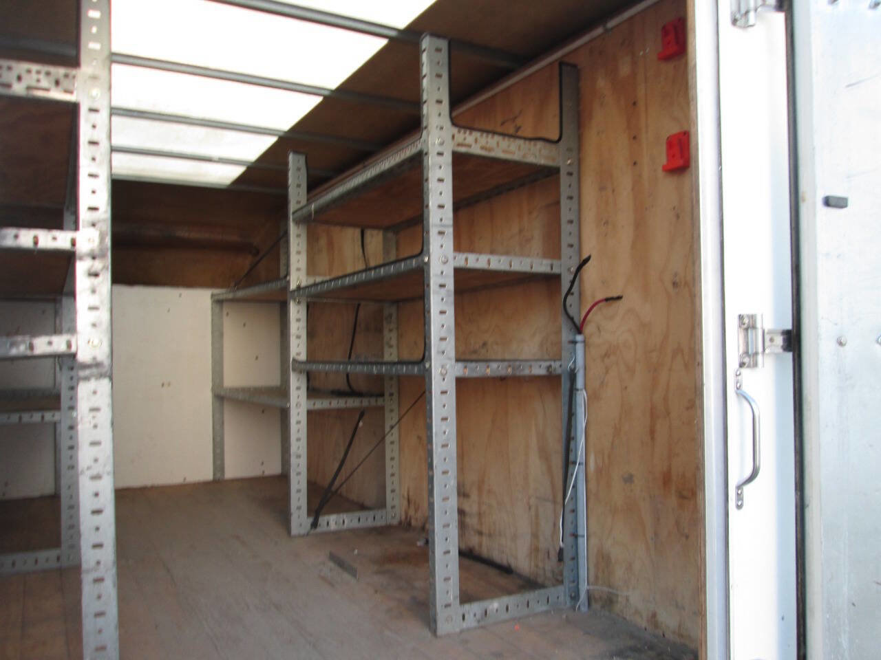 Used 2021 Ford E-350 and Econoline 350 Super Duty w/ Power Windows & Locks Group image 16