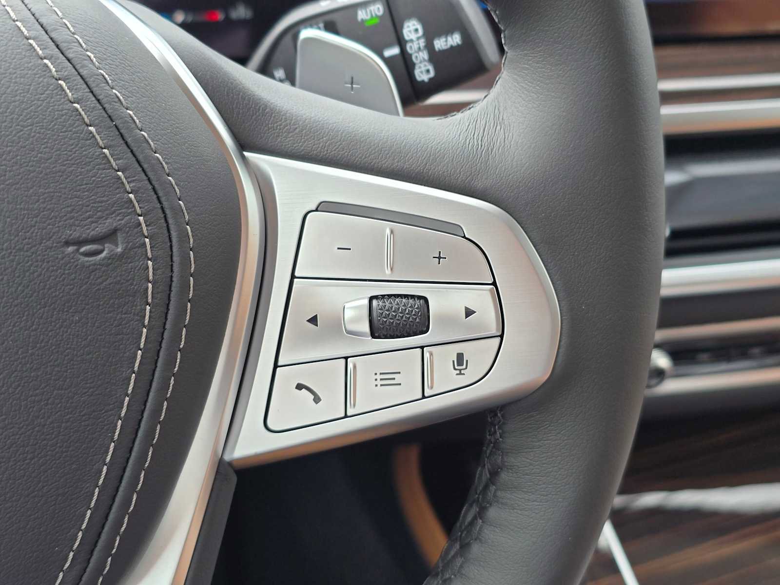 Used 2026 BMW X7 xDrive40i w/ Executive Package image 30