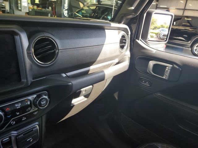 Used 2023 Jeep Gladiator Overland image 25