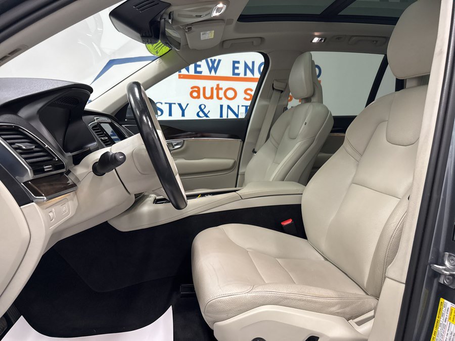 Used 2017 Volvo XC90 T6 Momentum w/ Vision Package AWD/4WD image 4