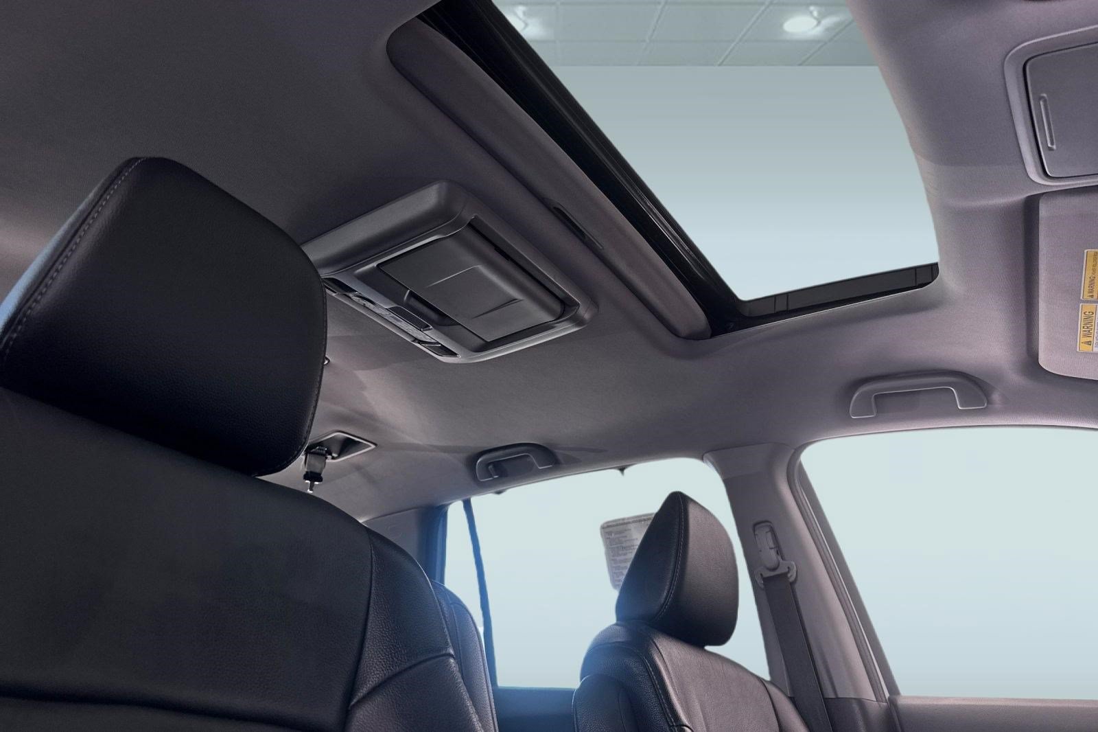 Used 2017 Honda Pilot Touring image 14