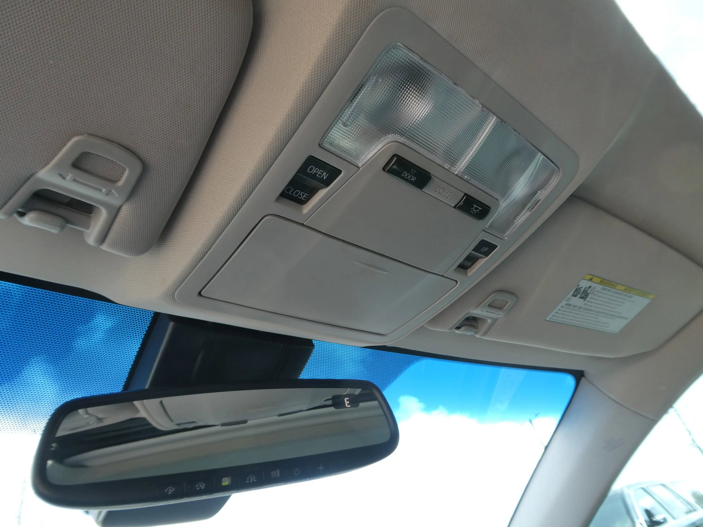 Used 2017 Toyota Avalon XLE Plus image 26