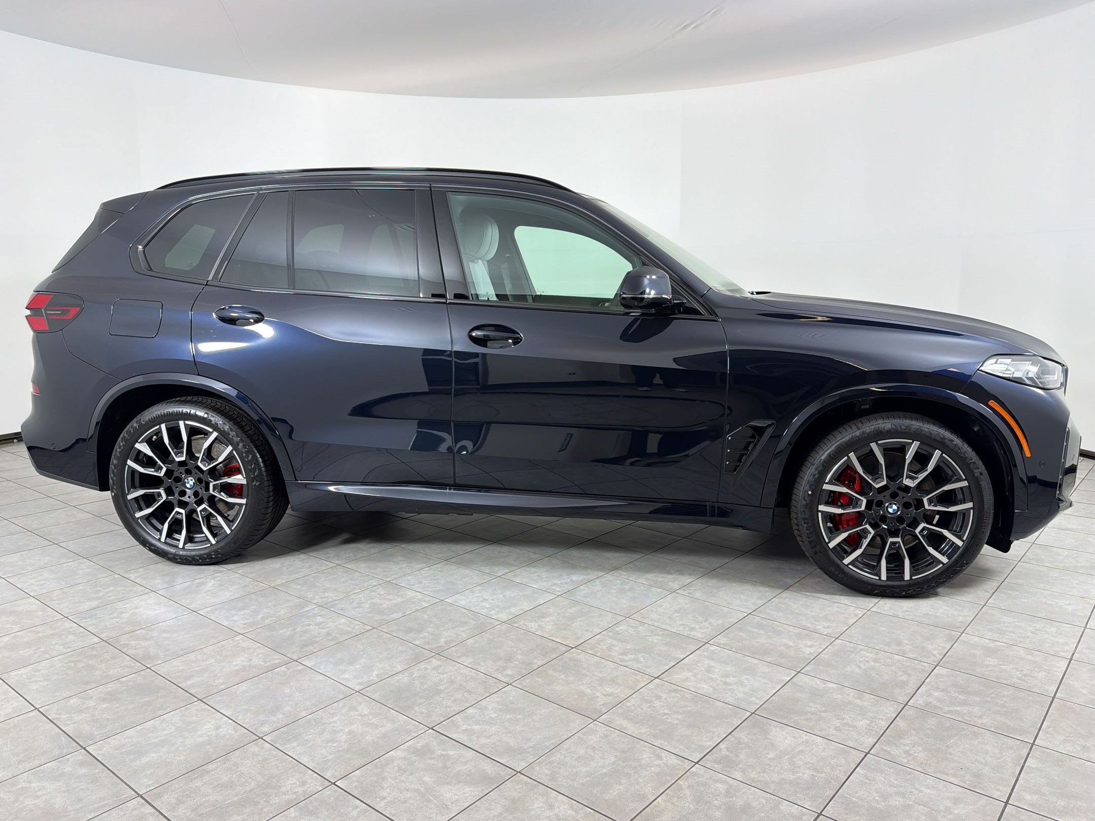 New 2026 BMW X5 xDrive50e w/ M Sport Package AWD/4WD image 8