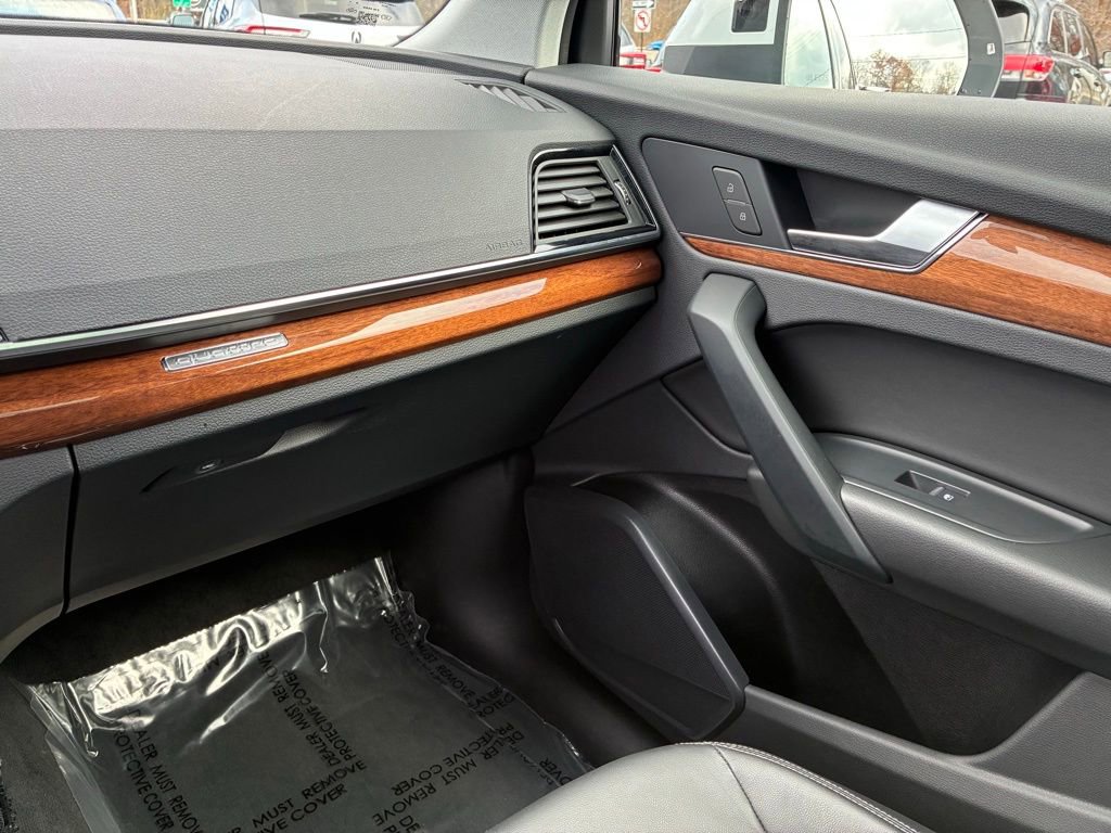 Used 2023 Audi Q5 2.0T Premium w/ Convenience Package image 37