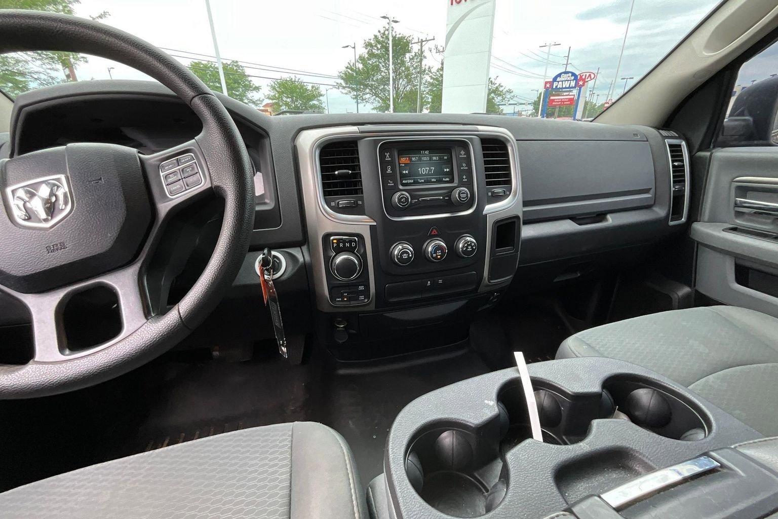 Used 2017 RAM 1500 Classic SLT AWD/4WD image 9